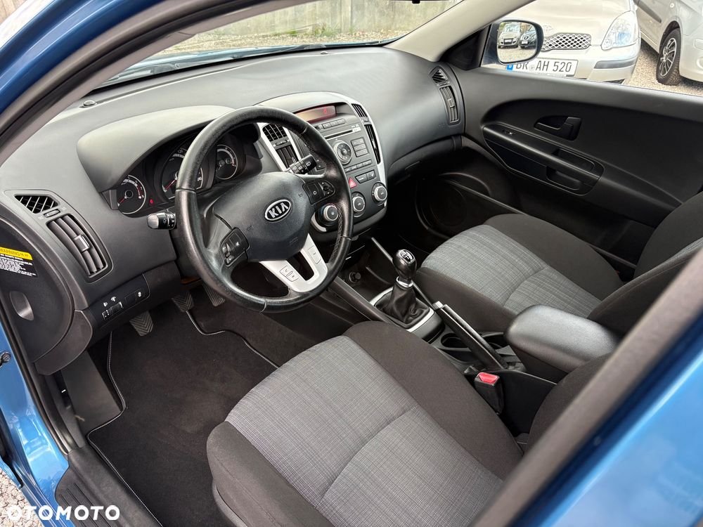 Kia Ceed - 17