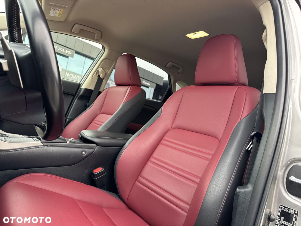 Lexus NX 300h F Impression AWD - 31