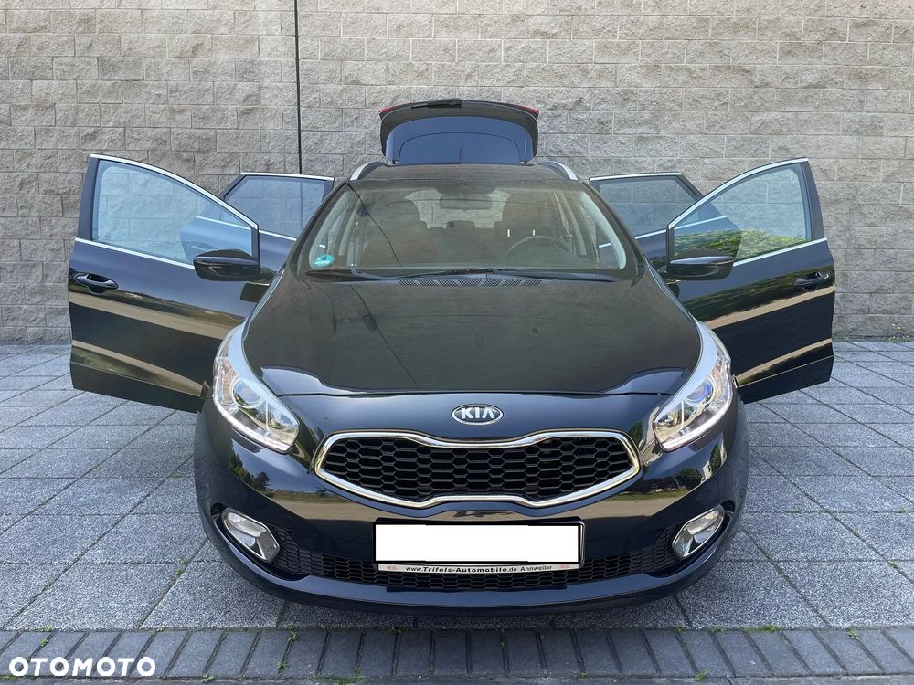 Kia Ceed 1.6 CRDi 128 ISG SW Platinum Edition - 4