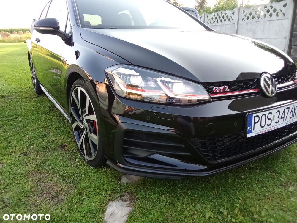 Volkswagen Golf - 10