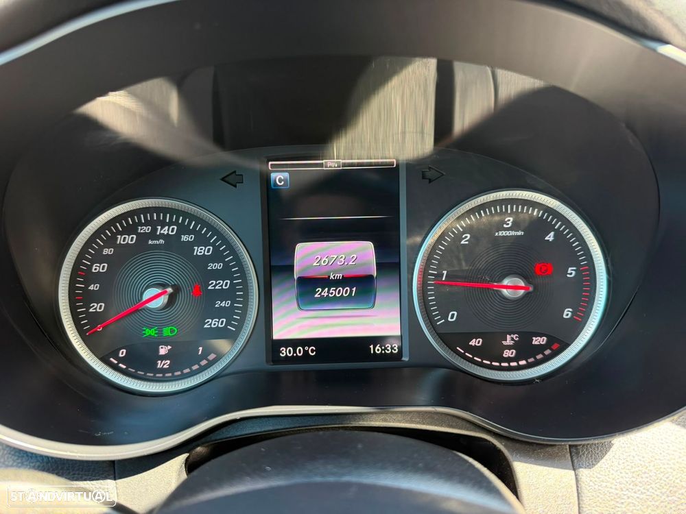 Mercedes-Benz C 200 BlueTEC Avantgarde+ - 33