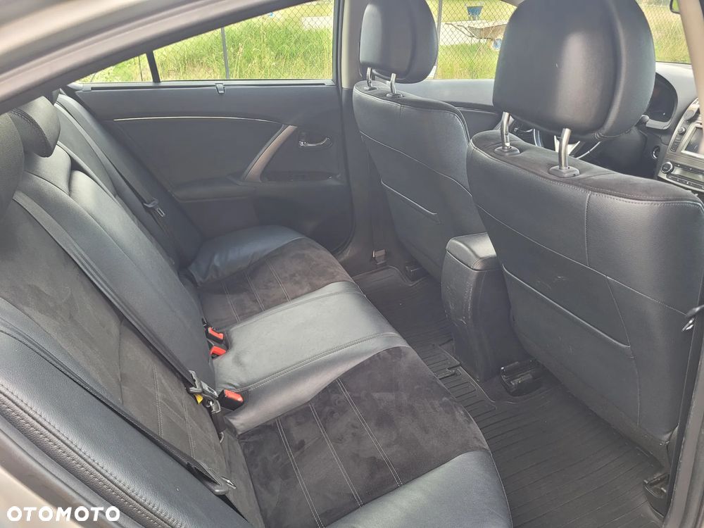 Toyota Avensis 1.8 Premium EU5 MS - 11