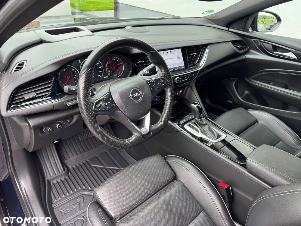 Opel Insignia 2.0 BiTurbo 4x4 Exclusive - 32