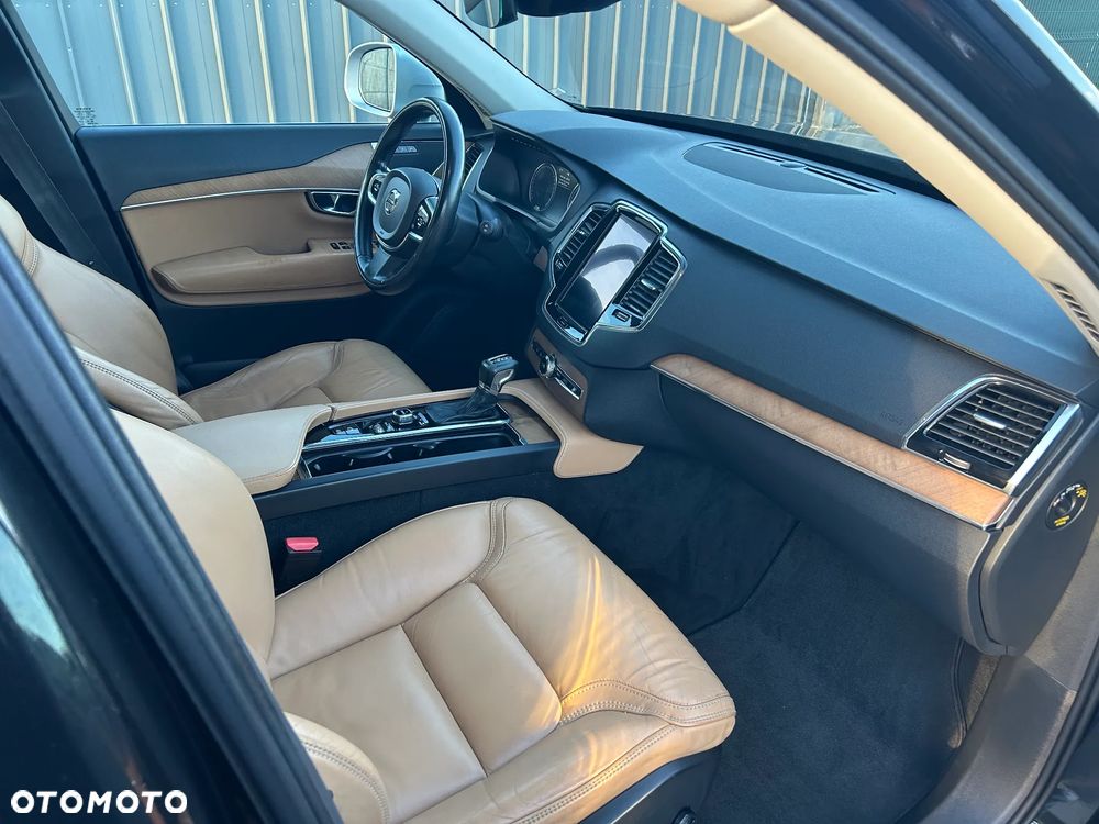 Volvo XC 90 - 17