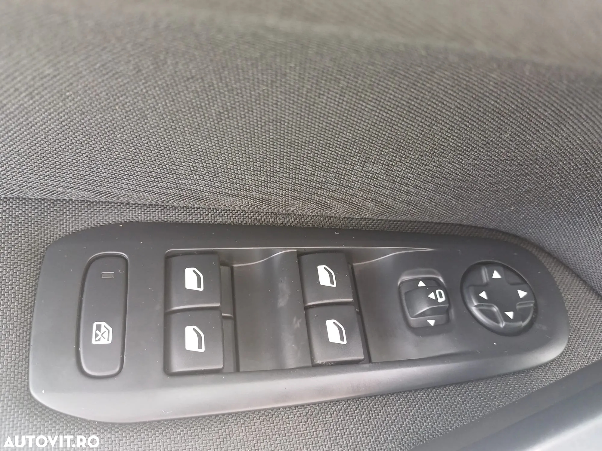 Peugeot 308 1.2 L PureTech Turbo S&S Active - 12