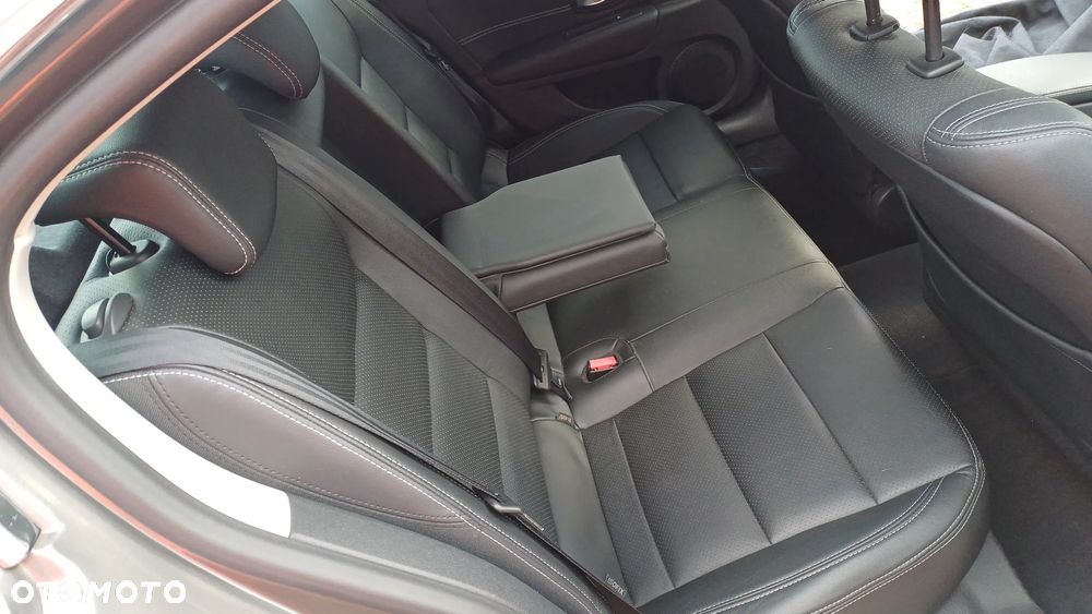 Renault Laguna 2.0 DCi FAP Initiale - 23