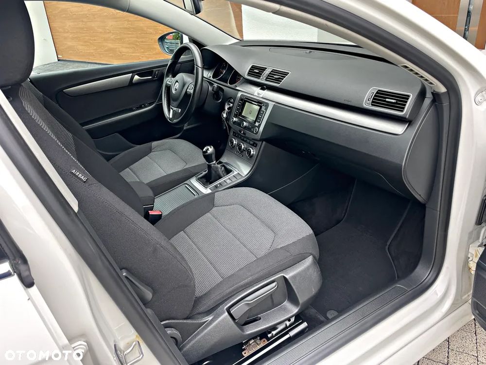 Volkswagen Passat Variant 2.0 TDI BlueMotion Technology Comfortline - 25