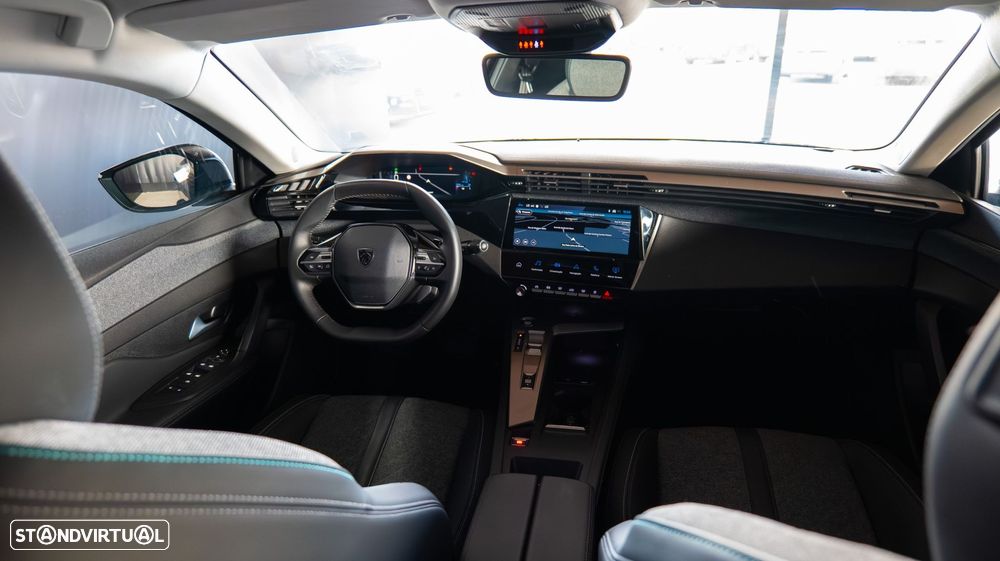 Peugeot 408 1.2 PureTech Allure EAT8 - 18