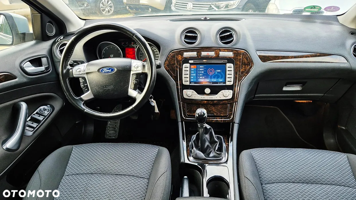 Ford Mondeo - 34