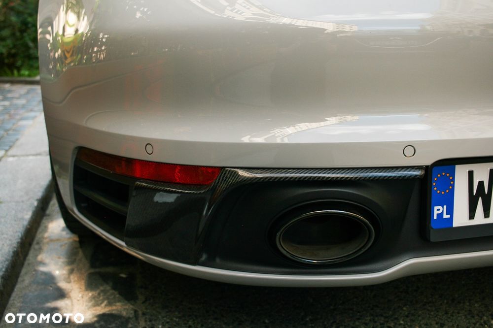 Porsche 911 Carrera 4S - 11