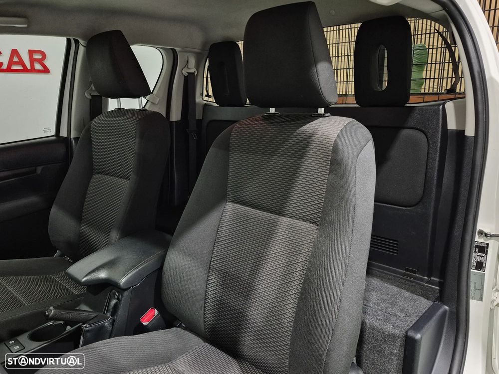 Toyota Hilux 2.4 D-4D - 2018 | GARANTIA | NACIONAL - 3 LUG - 11
