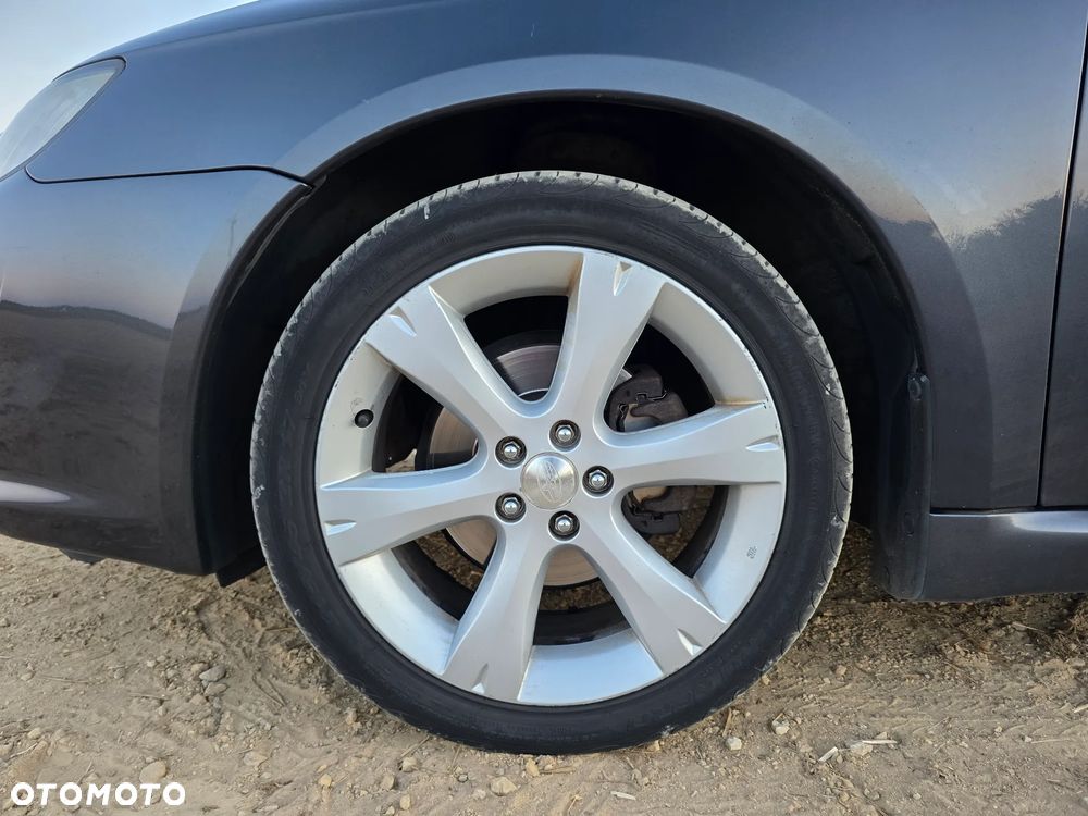 Subaru Legacy - 8