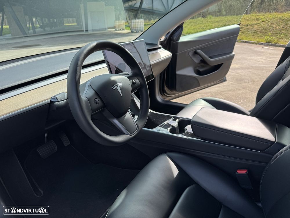 Tesla Model 3 Standard Range Plus RWD - 24