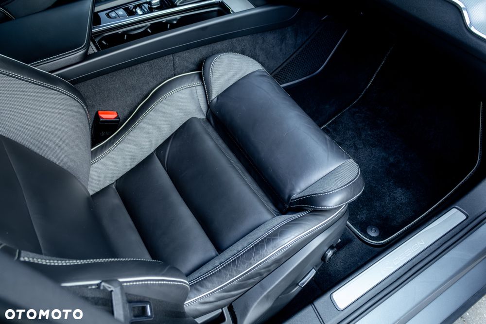 Volvo V60 T5 AWD Geartronic R-Design - 9