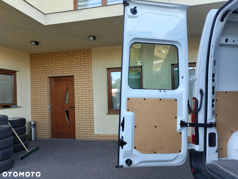 Nissan NV400 - 32