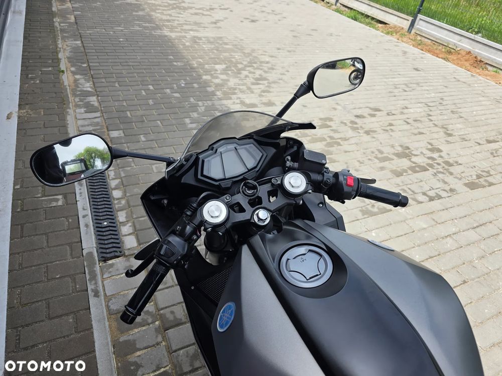 Yamaha YZF - 26