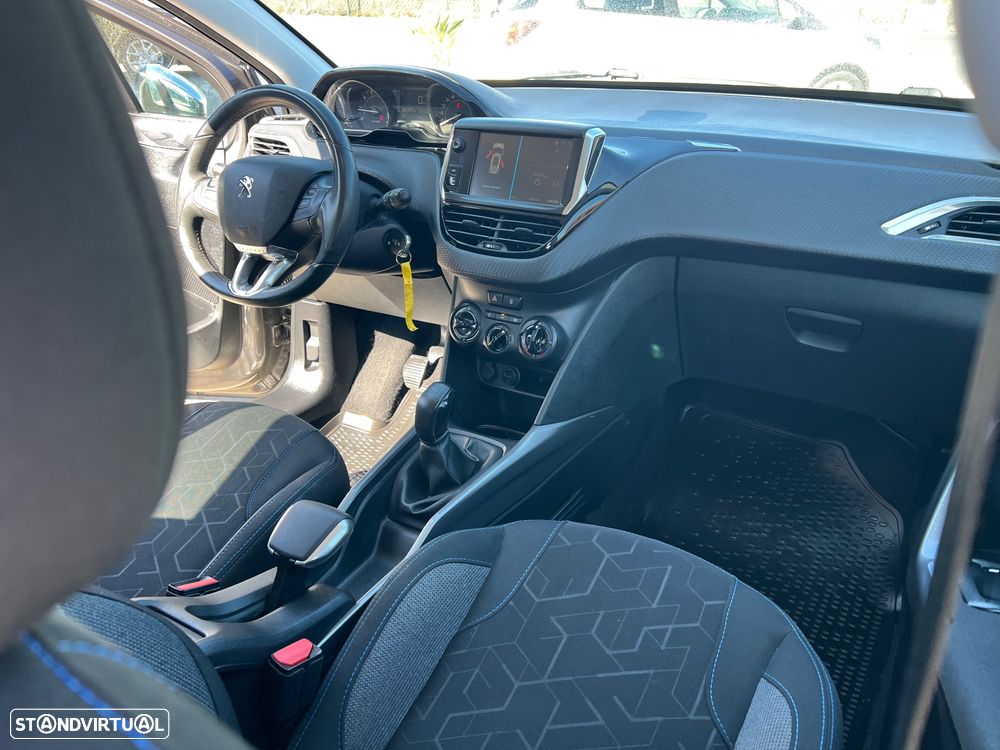Peugeot 2008 1.2 PureTech Style - 23