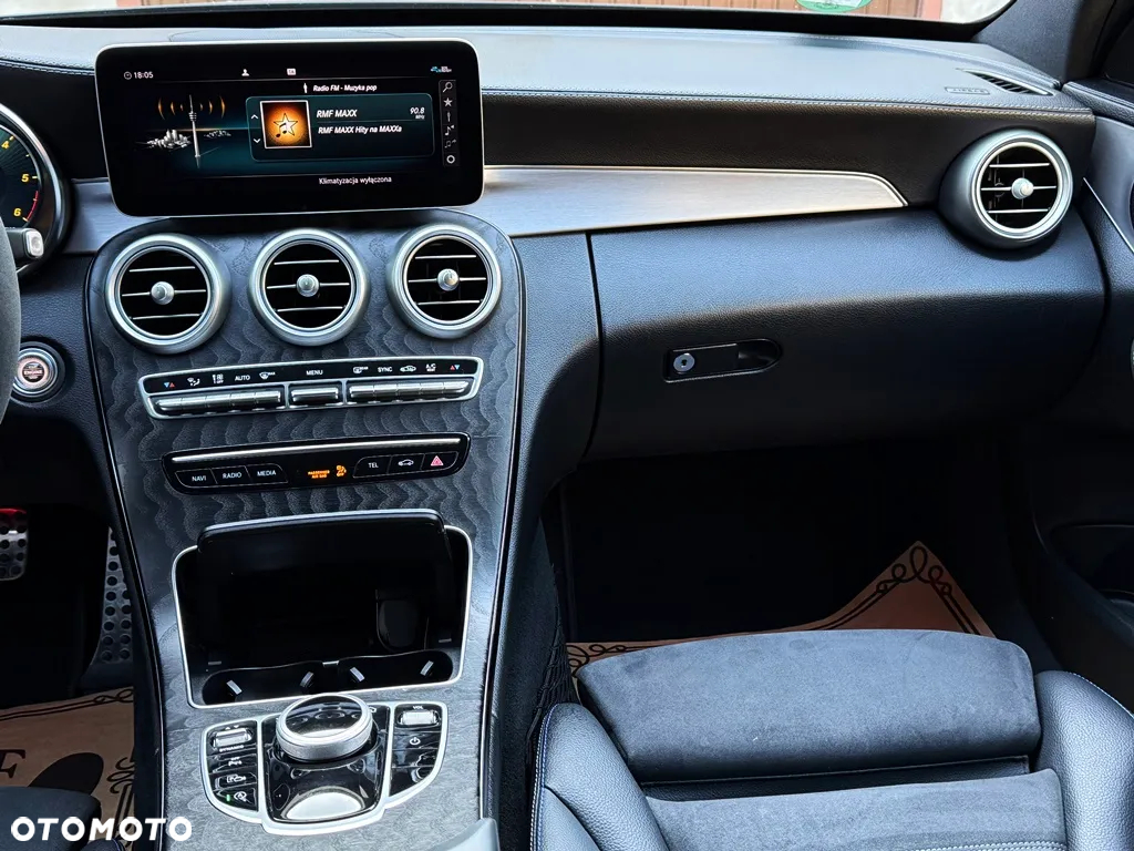 Mercedes-Benz Klasa C 220 d T 9G-TRONIC AMG Line - 7