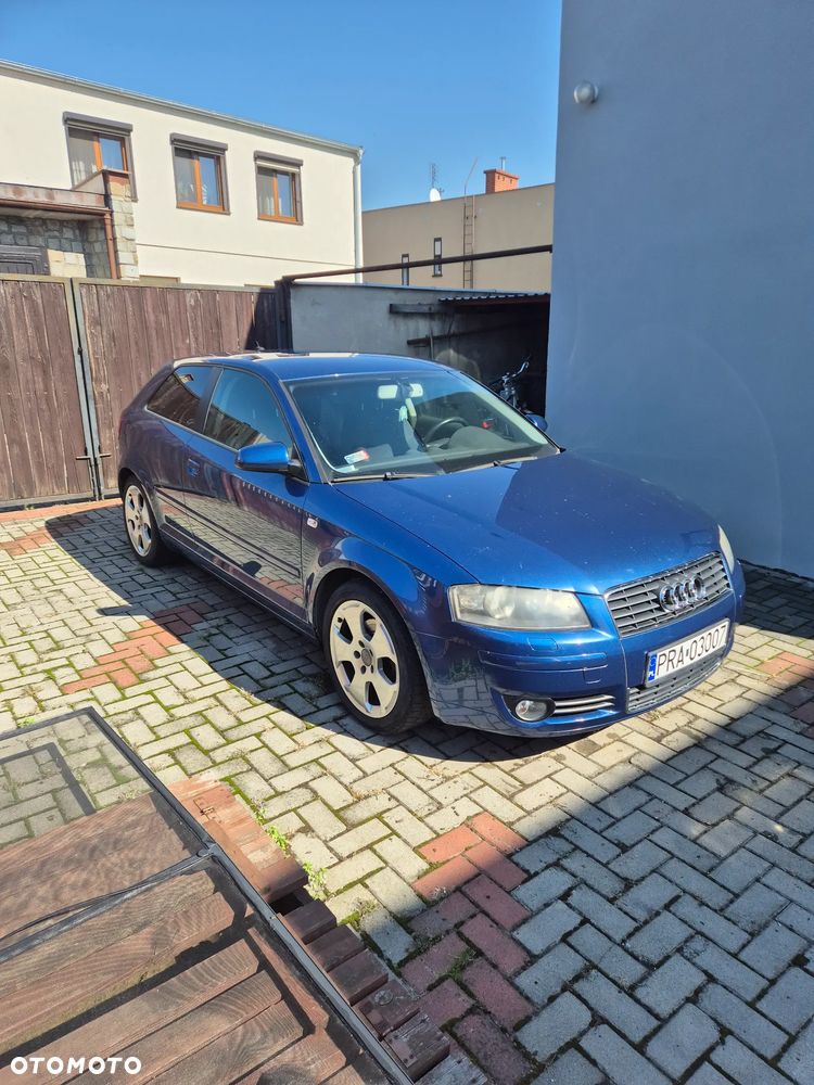 Audi A3 3-drzwiowe 2.0 FSI Attraction - 4