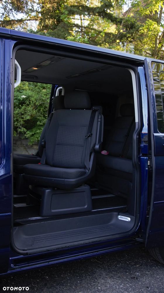 Volkswagen Multivan - 12