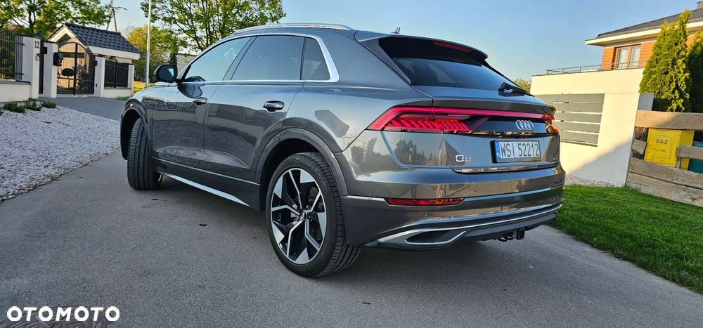 Audi Q8 55 TFSI quattro tiptronic - 12