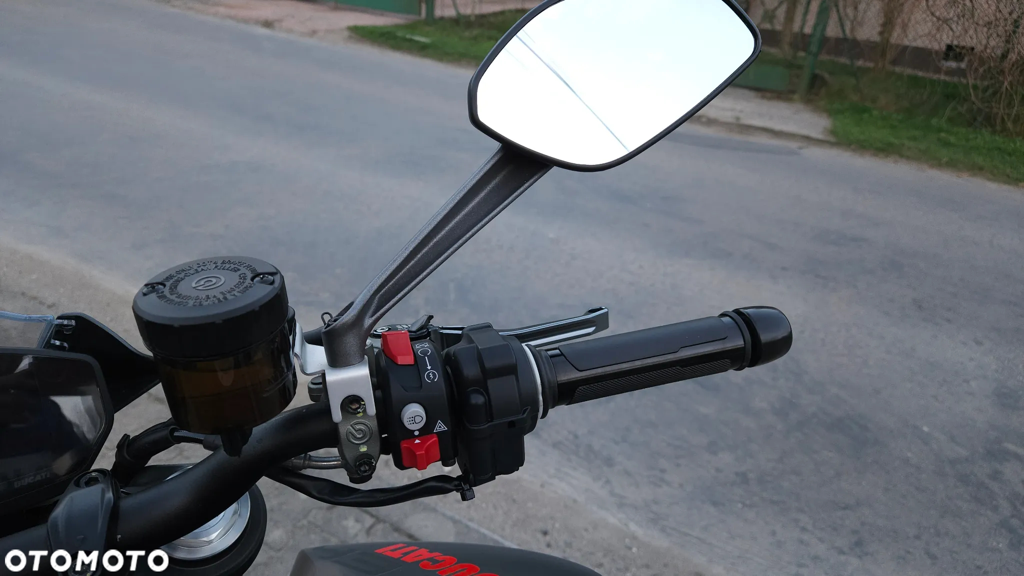 Ducati Monster - 30