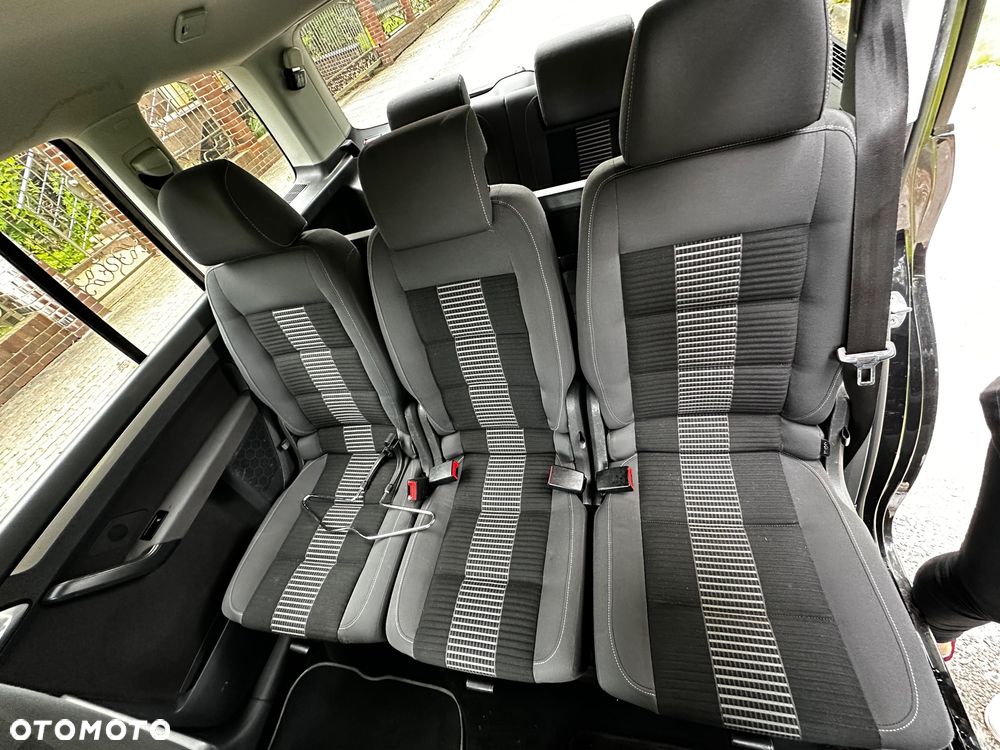Volkswagen Touran 1.9 TDI DPF DSG Trendline - 13