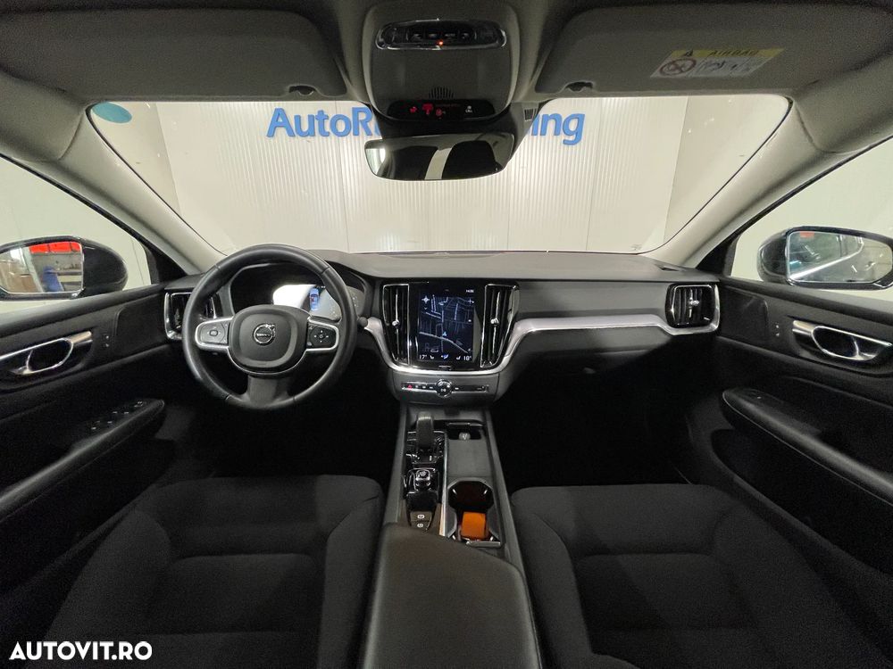Volvo S60 B4 MHEV AT Plus Dark - 8