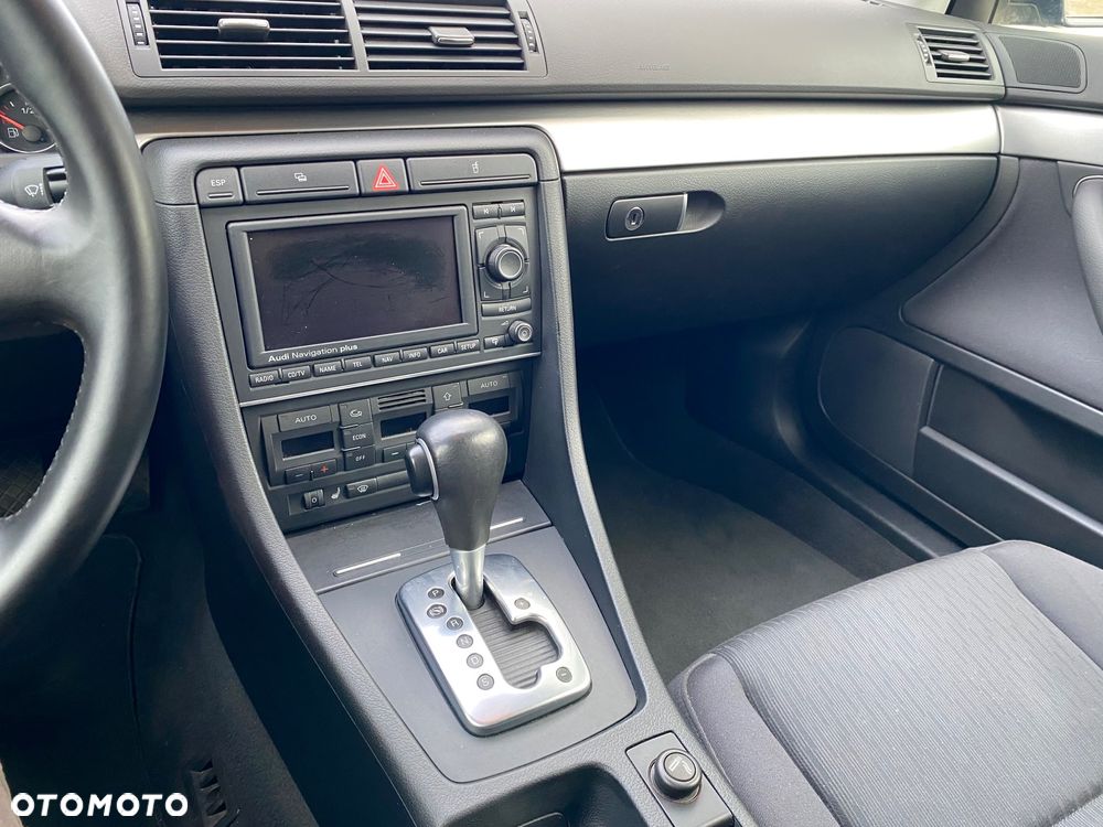 Audi A4 Avant - 22