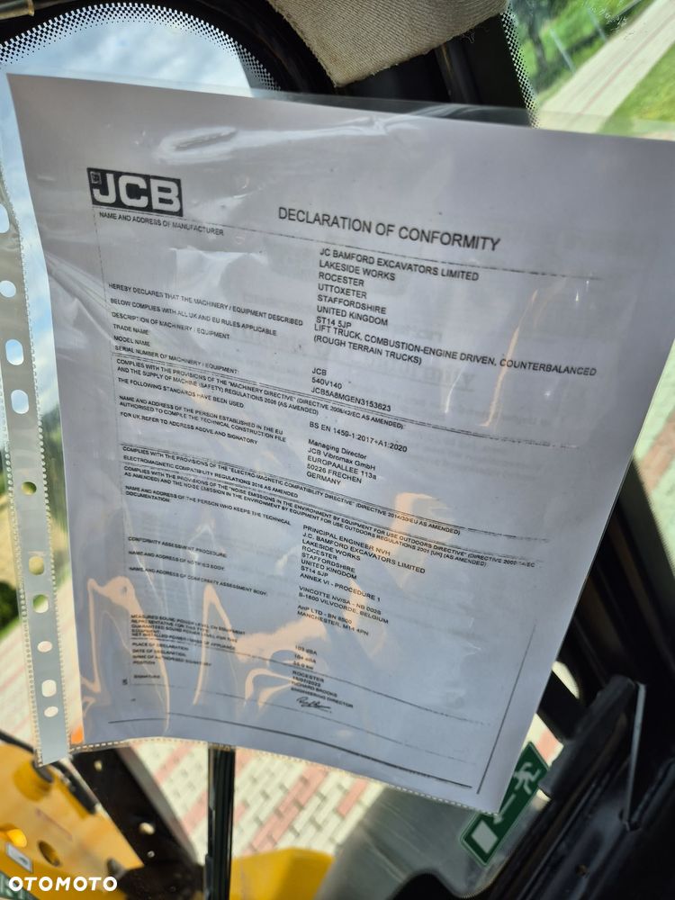 JCB 540-140 HiViz - 12
