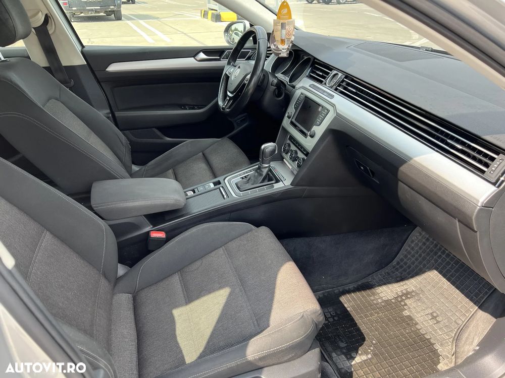 Volkswagen Passat 2.0 TDI DSG 4Motion Comfortline - 15