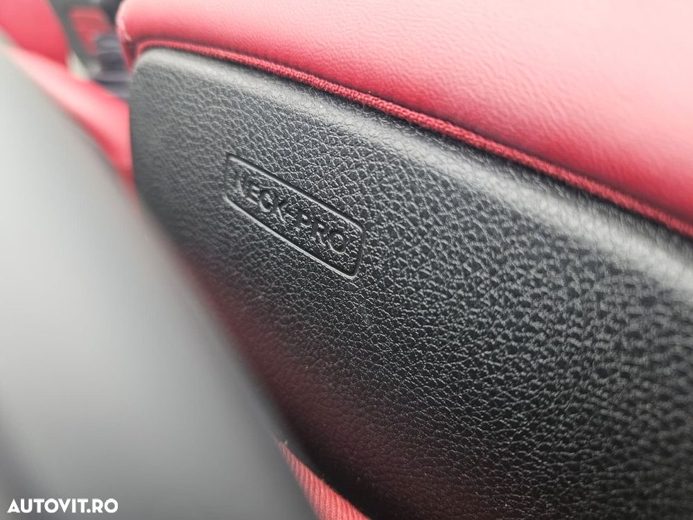 Mercedes-Benz SLK 250 (BlueEFFICIENCY) 7G-TRONIC - 4