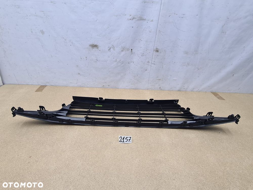 Toyota Yaris 4 IV od 20r 531120D810 atrapa kratka środkowa zderzaka przód - 7