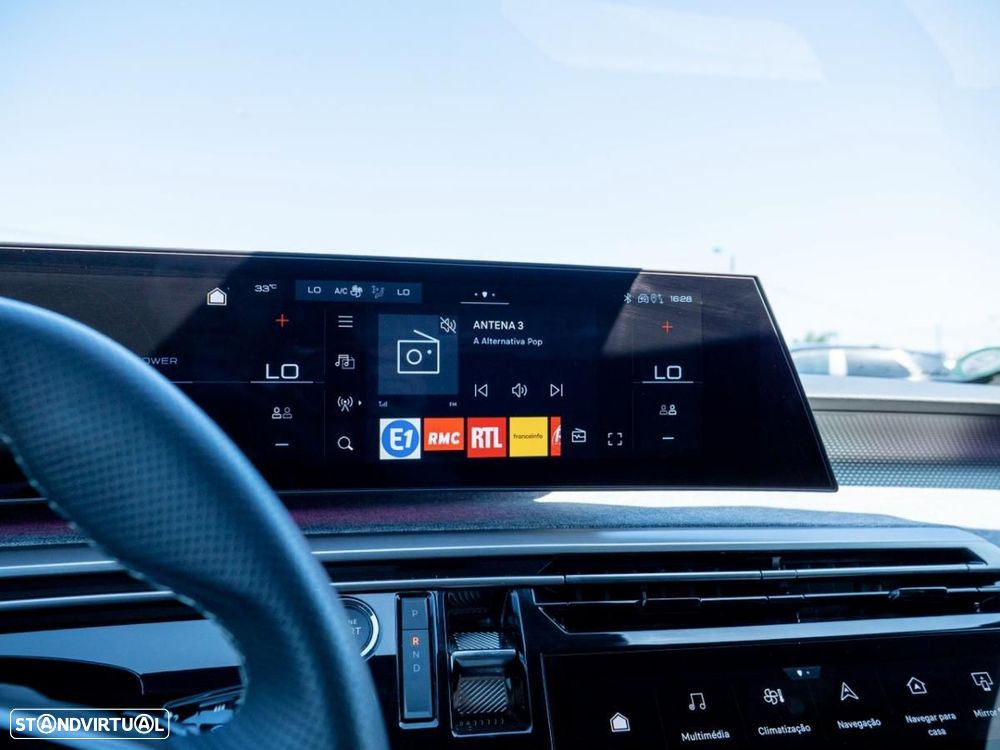 Peugeot e-3008 73 kWh GT — fotografia 34