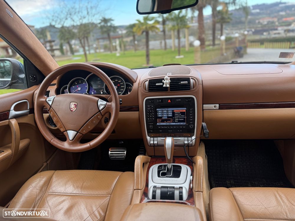 Porsche Cayenne Turbo - 23