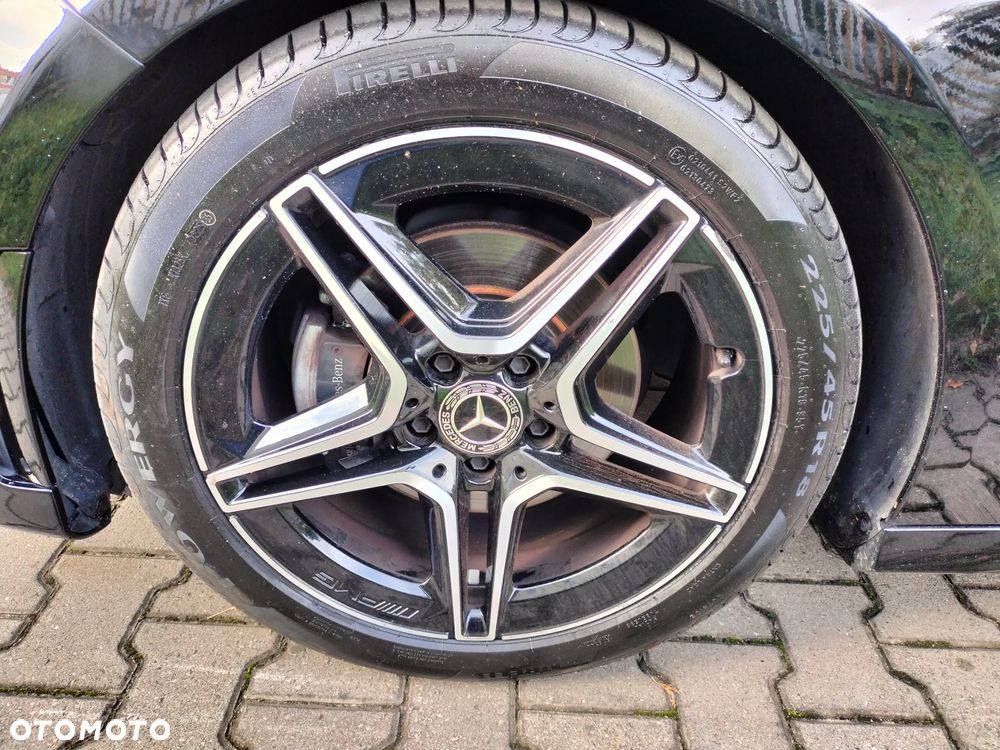 Mercedes-Benz Klasa A 180 AMG Line - 16