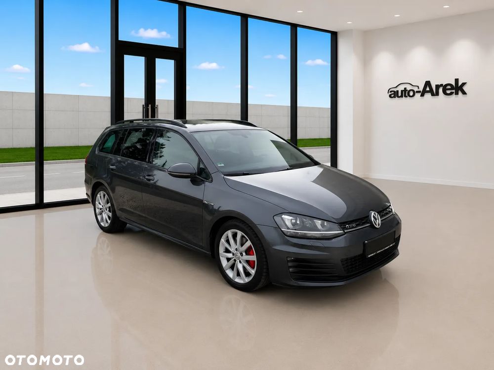 Volkswagen Golf - 1