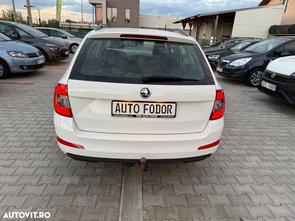 Skoda Octavia 1.6 TDI Green tec 4x4 Elegance - 9