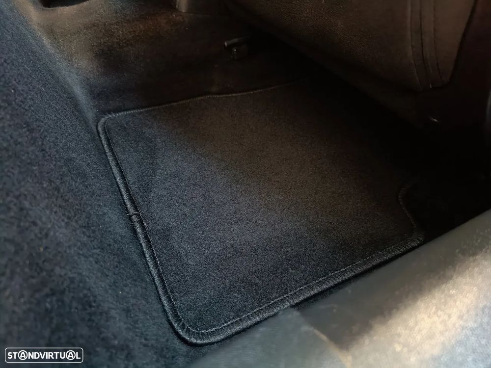 Peugeot 2008 1.2 PureTech Active - 32