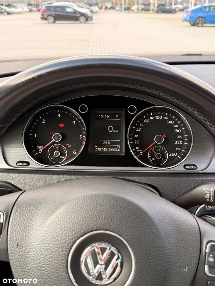 Volkswagen Passat 2.0 TDI Highline DSG - 14