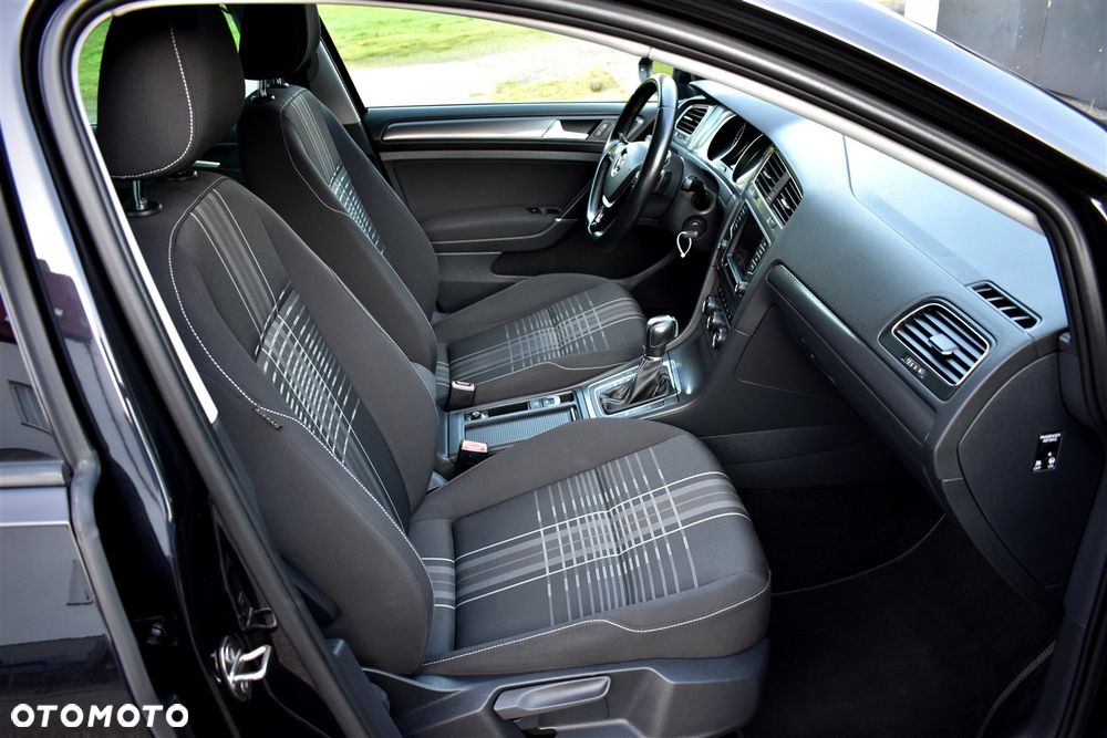 Volkswagen Golf 1.6 TDI BlueMotion Technology DSG Lounge - 23