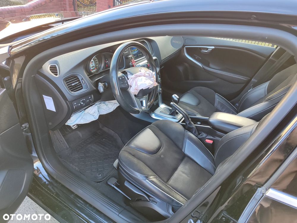 Volvo V40 D2 Drive-E R-Design Momentum - 11