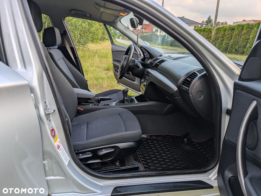 BMW Seria 1 116i - 28