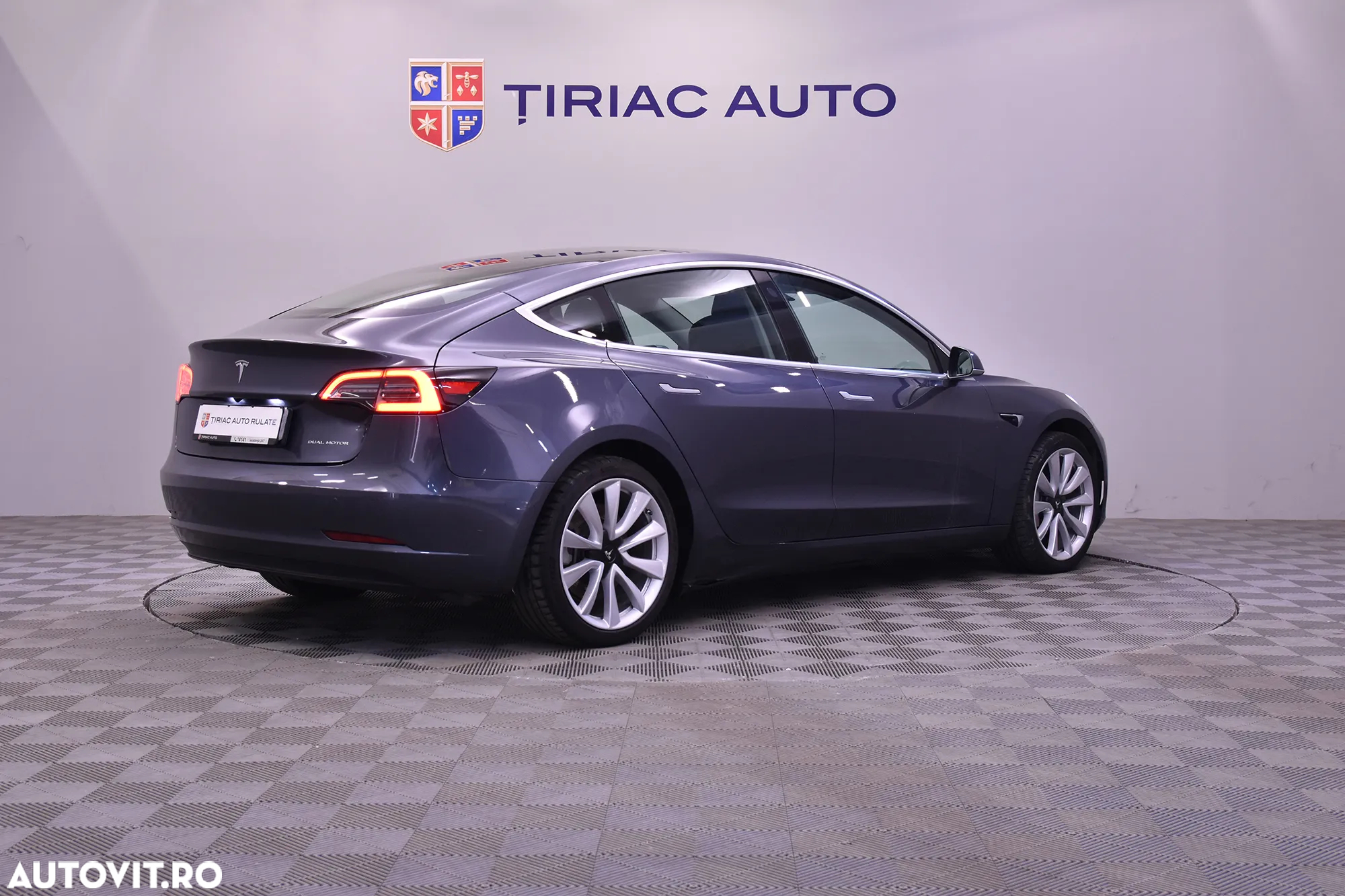 Tesla Model 3 Long Range - 5