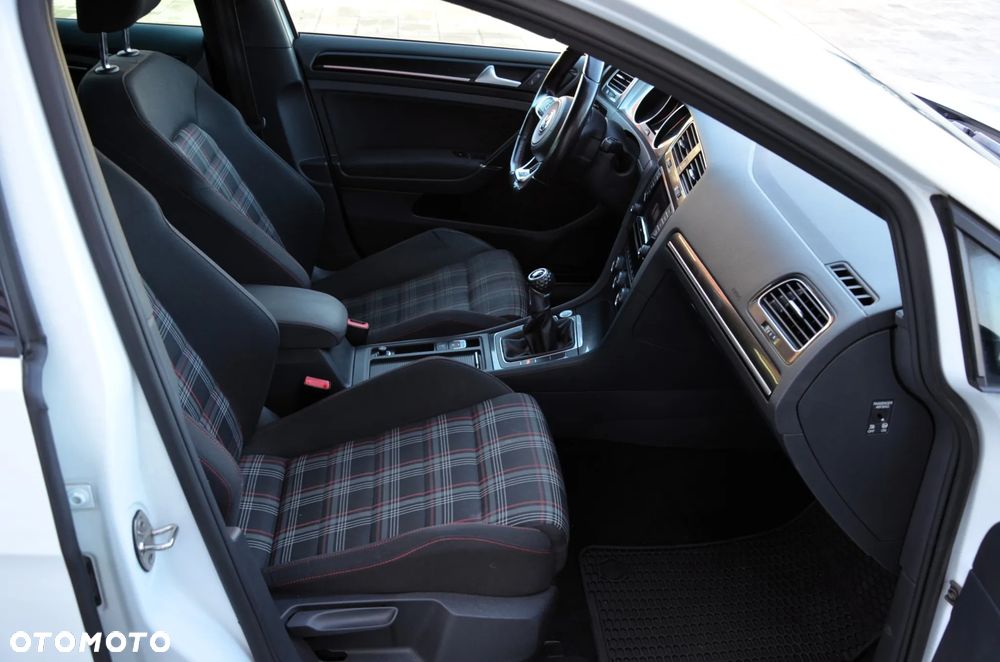 Volkswagen Golf GTI BlueMotion Technology - 18