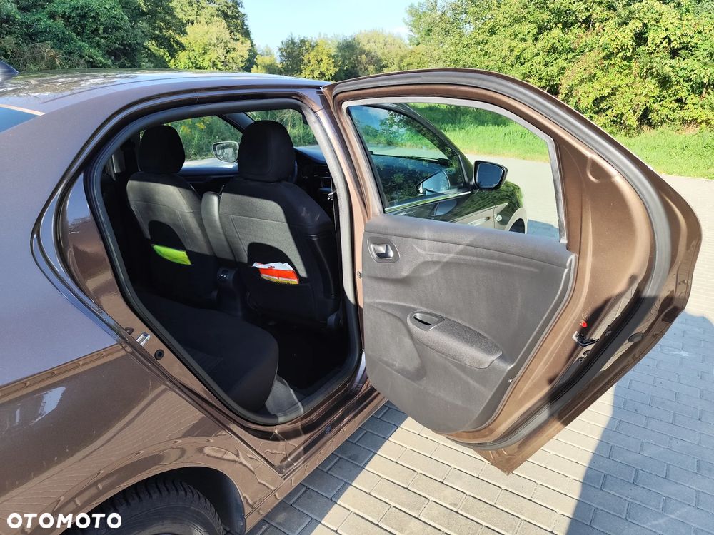 Peugeot 301 1.6 VTi Allure - 22