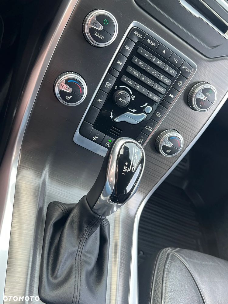 Volvo XC 70 D5 AWD Dynamic Summum - 37