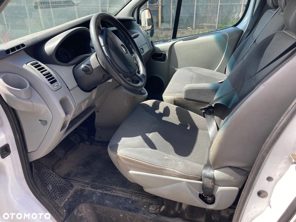 Opel Vivaro - 10