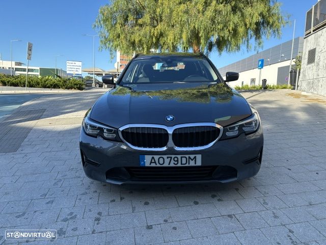 BMW 3 Series 2022 photo 3