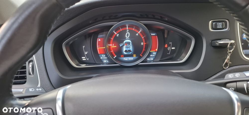 Volvo V40 D2 Momentum - 16